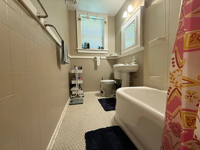 935 Goodrich Ave — Photo 9