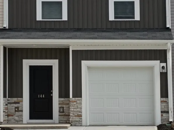 144 Randwick Ln, Greer, SC