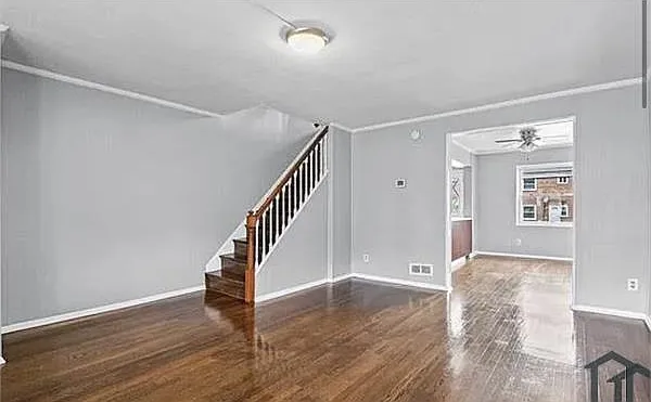 844 N Marlyn Ave — Photo 2