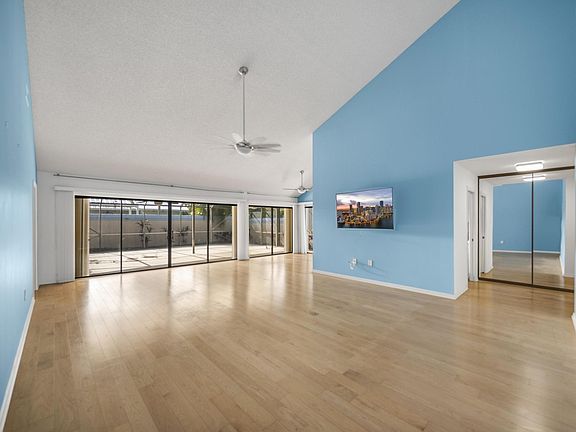 4th image of 255 East River Park Drive