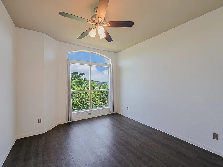 6000 Shepherd Mountain Cv #1011 — Photo 8