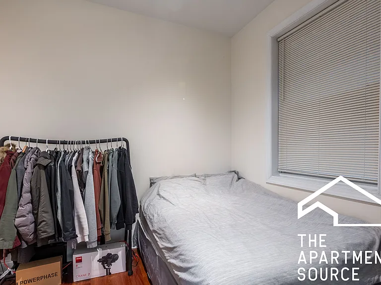 1354 W Augusta Blvd #201 — Photo 13