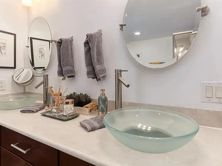 4014 W Palmira Ave — Photo 28