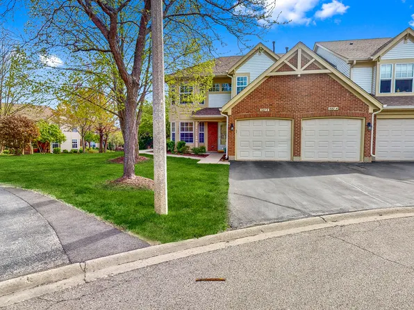 1687 Pearl Ct #B, Crystal Lake, IL 60014