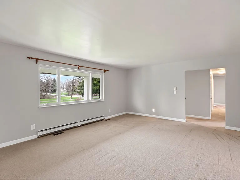 543 W Krepps Rd — Photo 4