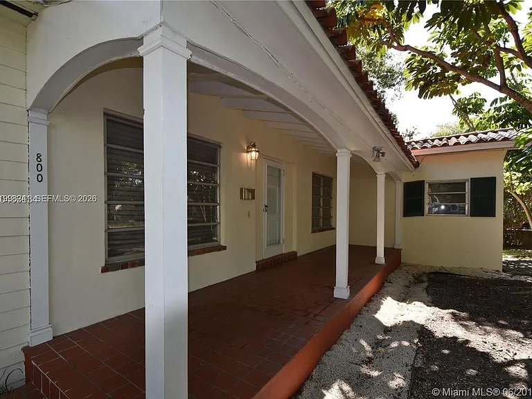 800 Andalusia Ave — Photo 3
