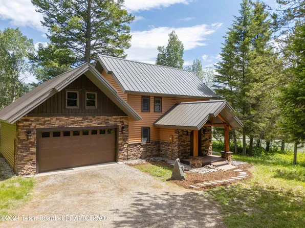 242 Pine St, Alpine, WY 83128