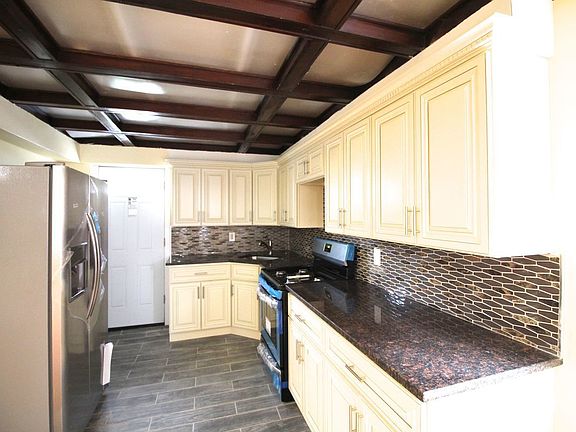 5th image of 4124 De Reimer Ave