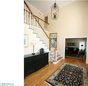 2nd image of 5661 Lake Shore Ave
