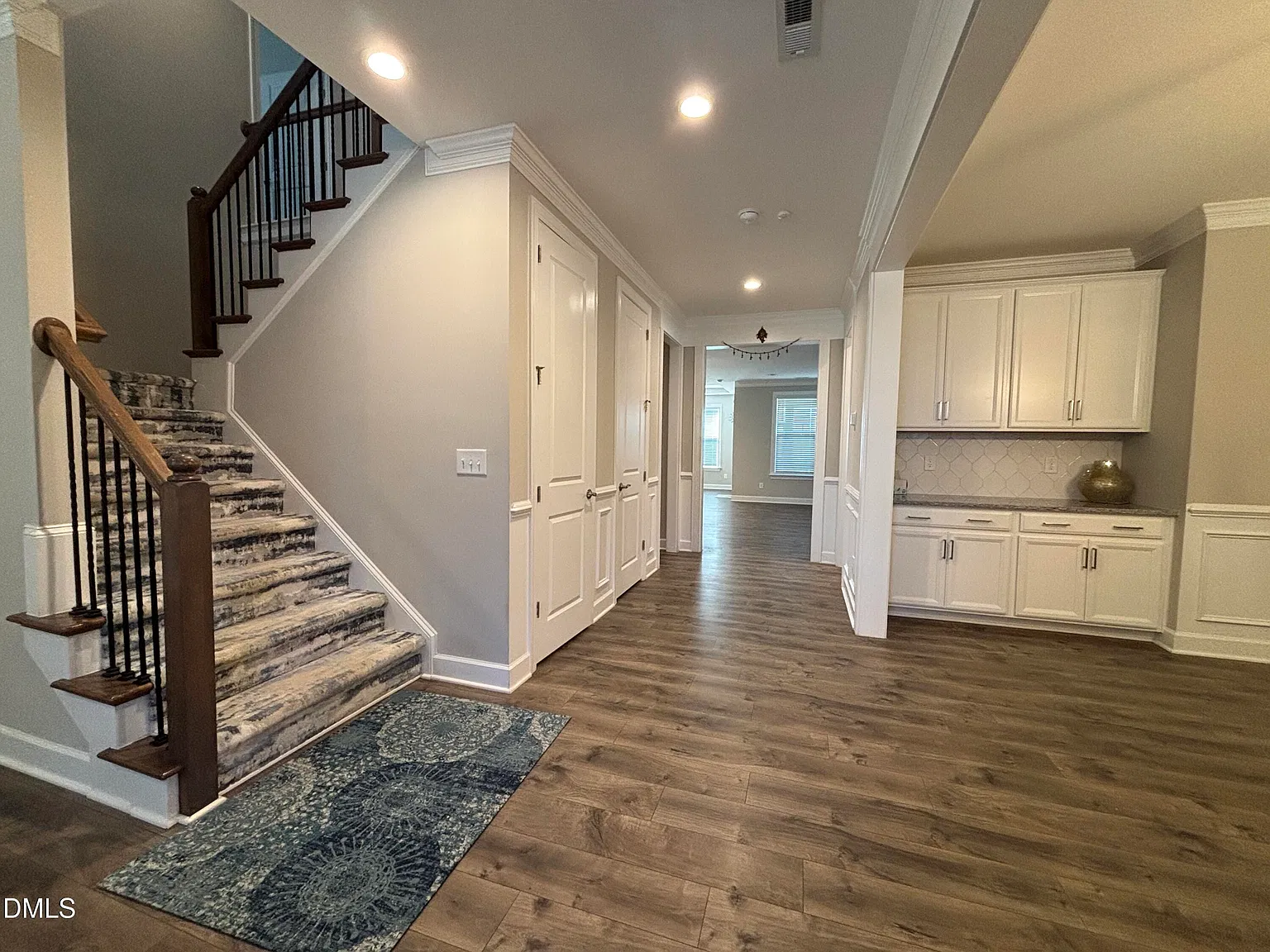 5 bed, 4.5 bath, 3710 sqft, $3,295 — Photo 3