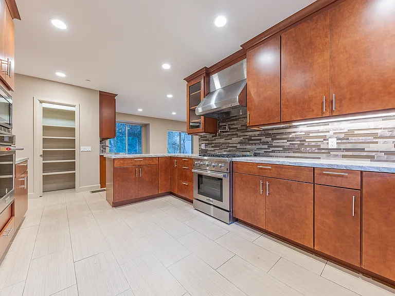 2073 Pasadena Glen Rd — Photo 5