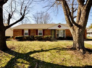 1042 Warwick Rd, New Whiteland, IN 46184