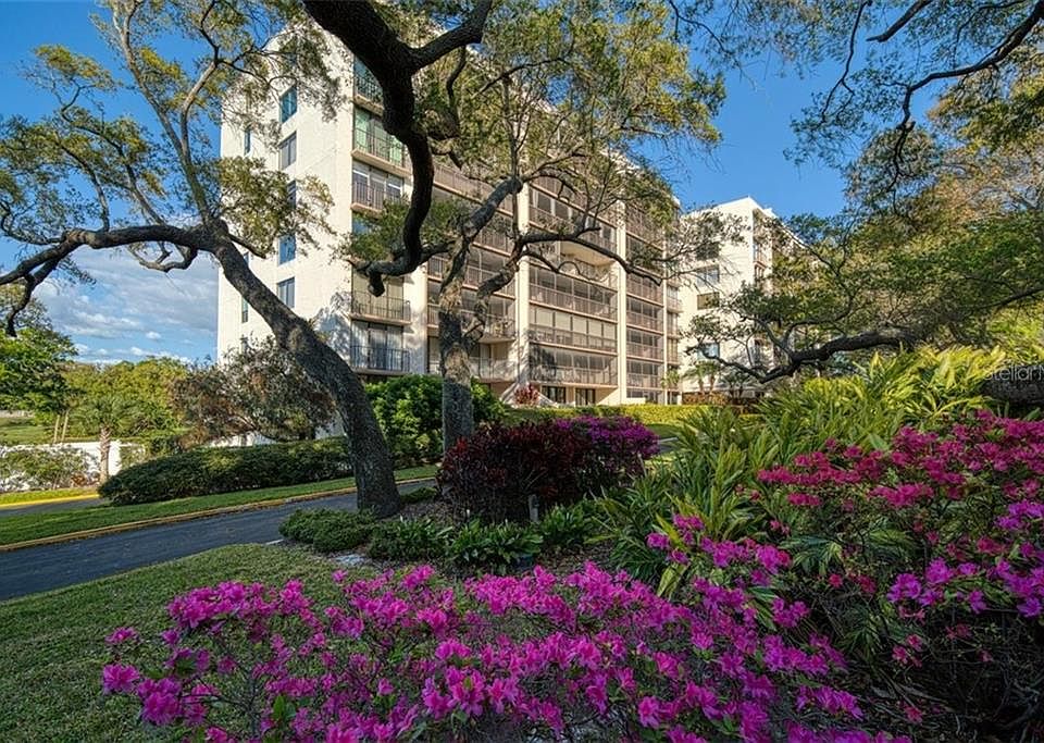 1st image of 220 Belleview Blvd APT 601