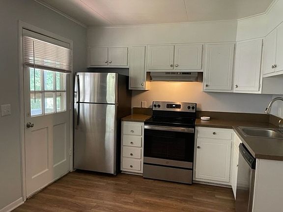 3rd image of 1200 Craigmont Dr APT 10