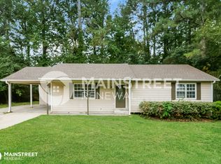 5973 Armour Dr, Union City, GA 30291