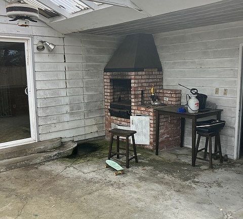 3rd image of 2916 Lowell St