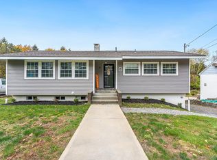 8 Robert Rd, Poughkeepsie, NY 12603