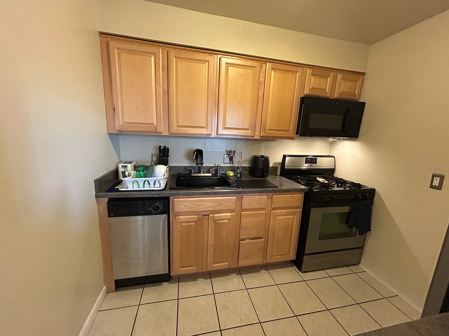 1 bed, 700 sqft, $1,575 — Photo 2