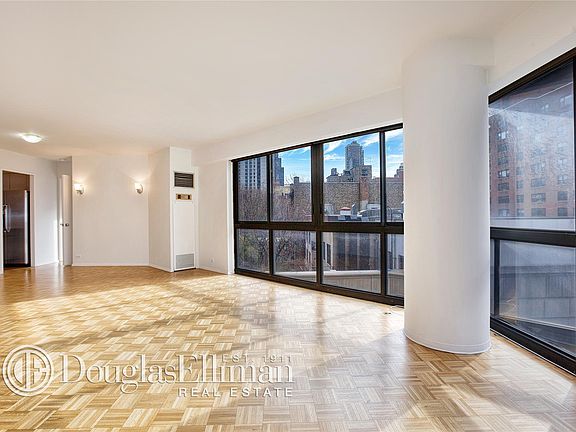 3rd image of 200 E 61st St APT 5A