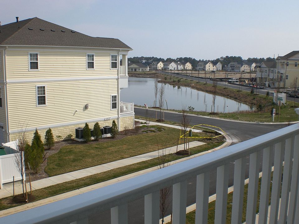 2nd image of 12135 Landings Blvd Unit 304