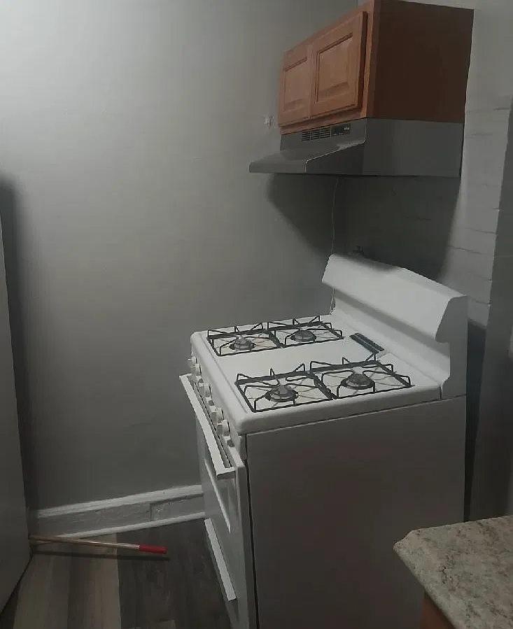 2 bed, 600 sqft, $2,050 — Photo 3