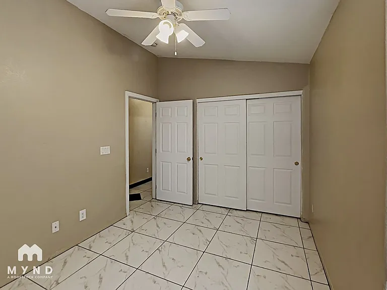 6375 Strongbow Dr — Photo 23