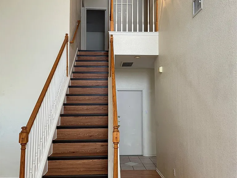 414 Darkwoods Dr — Photo 7