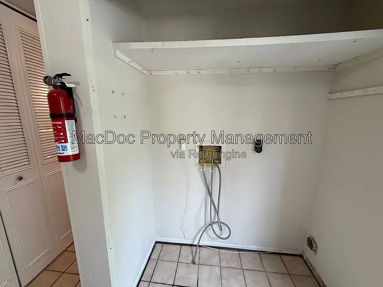 4749 Hedrick Ln — Photo 5