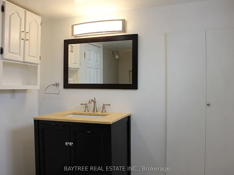226 Beechy Dr #LOWER — Photo 20