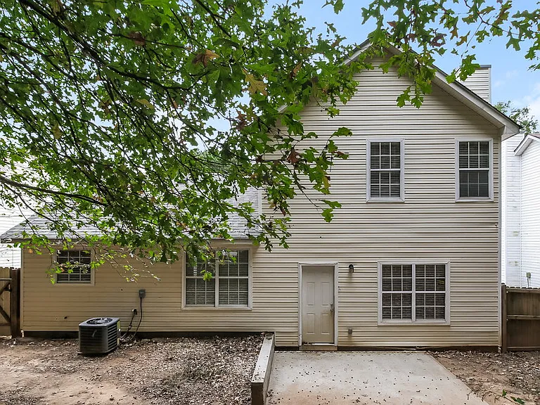 2915 Russ Ln — Photo 17