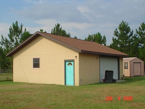 3 car detached garage