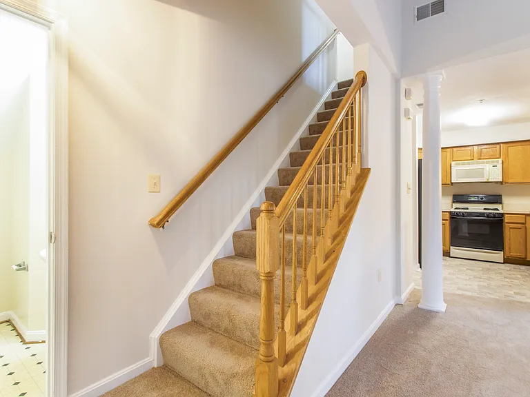 9900 Sassafras Ln — Photo 4