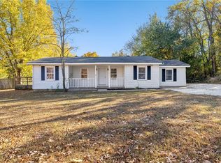 2743 Old Farmington Rd, Fayetteville, AR 72704