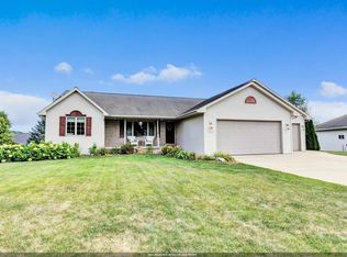 1416 Wilbert Hill Ct, Green Bay, WI 54313