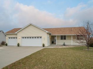359 Cardinal Dr, Mankato, MN 56001