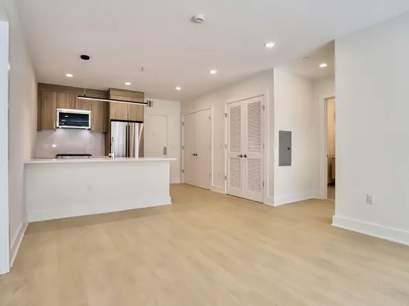 303 Madison Street image 5 of 24