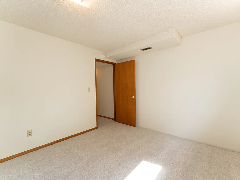 12647 SE 54th St — Photo 22