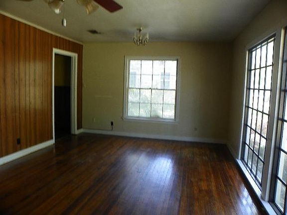 4th image of 3055 S Willowood Ln