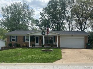118 Wildwood Ct, Saint Charles, MO 63303