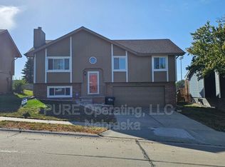 8303 Vernon Ave, Omaha, NE 68134