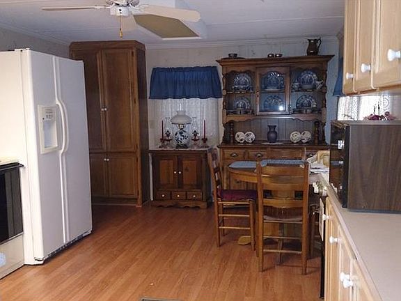 4th image of 13325 Parkwood St