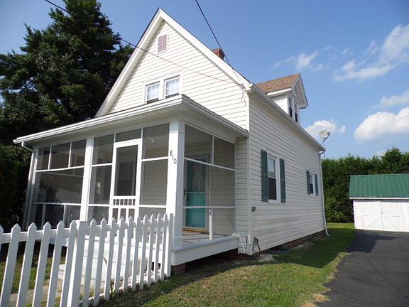 3rd image of 810 Essex St