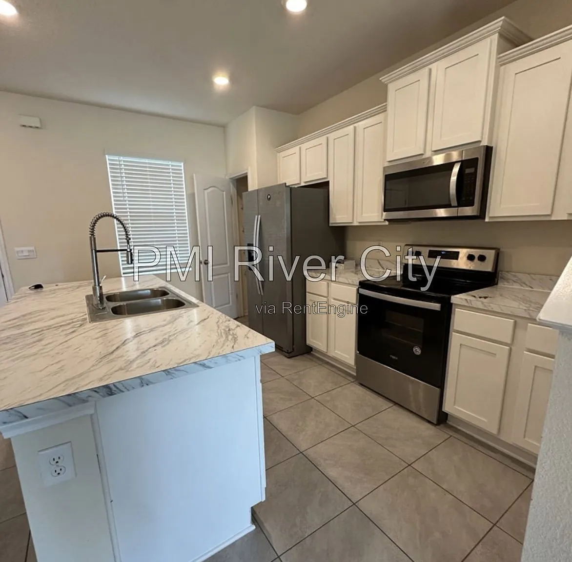 2 bed, 2.0 bath, 2000 sqft, $1,550 — Photo 1