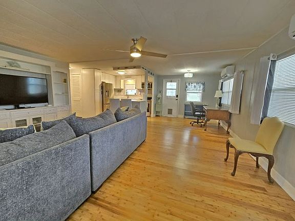 5th image of 1375 Pasadena Ave S #333