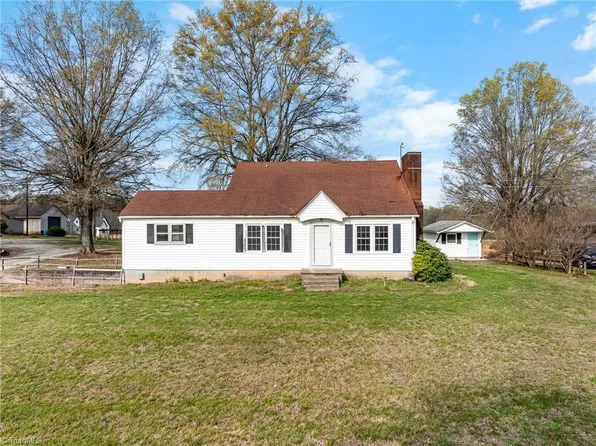 244 Dortmund Dr, Clemmons, NC 27012