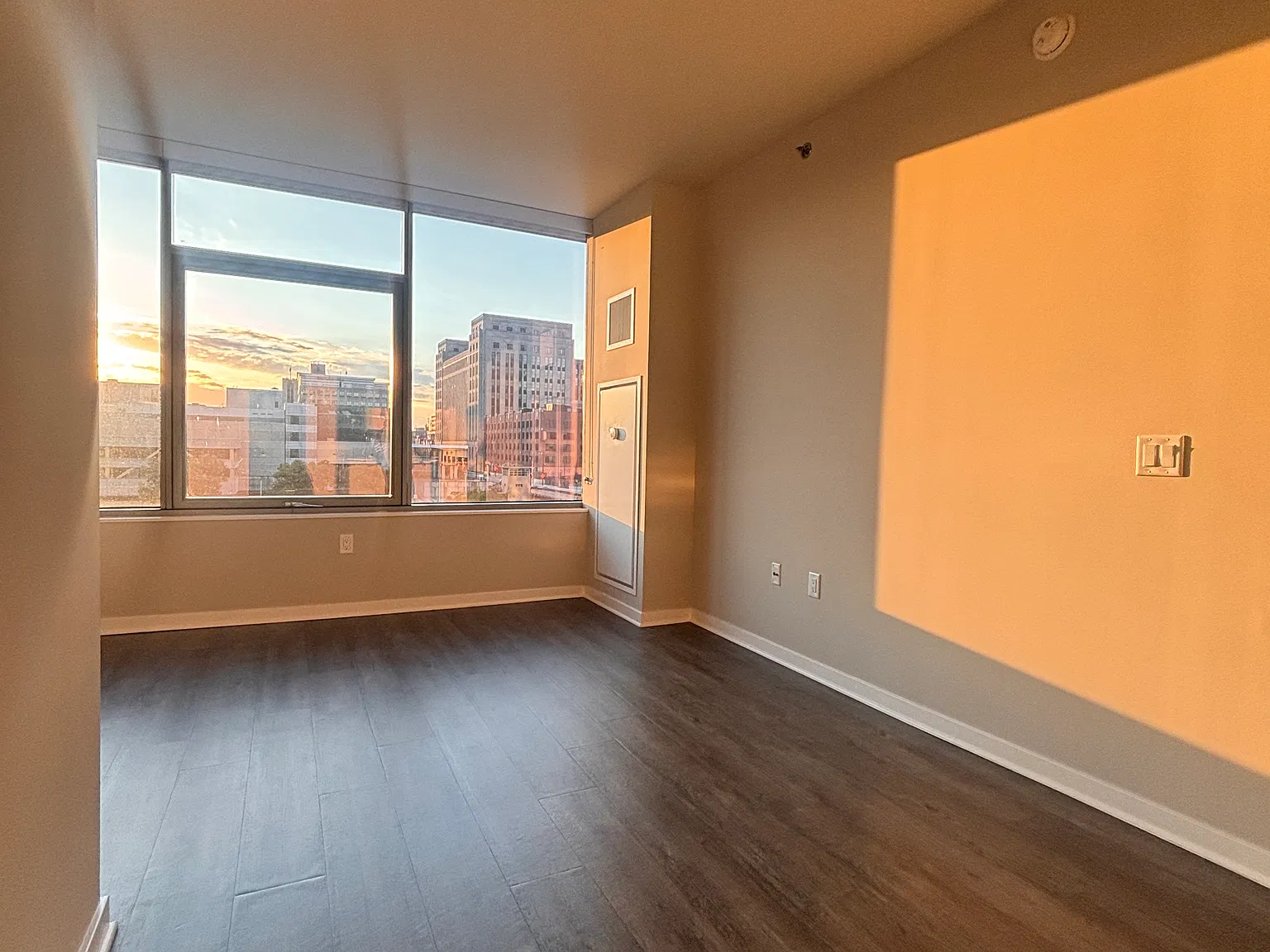 1 bed, 720 sqft, $2,500 — Photo 2