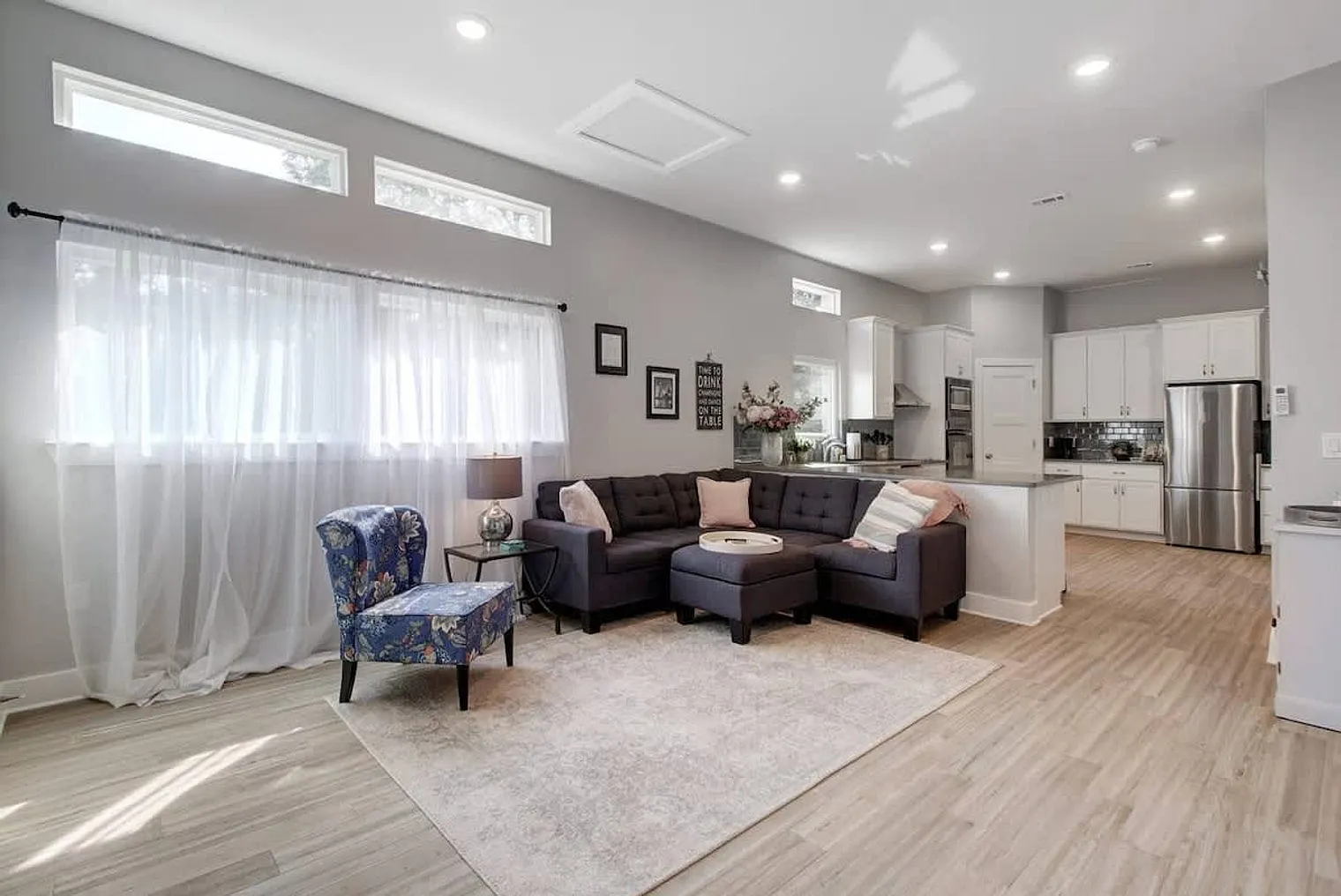 2 bed, 1.0 bath, 796 sqft, $2,723 — Photo 1