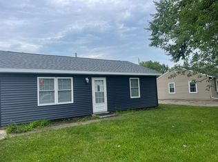 7215 Cedar St, Davenport, IA