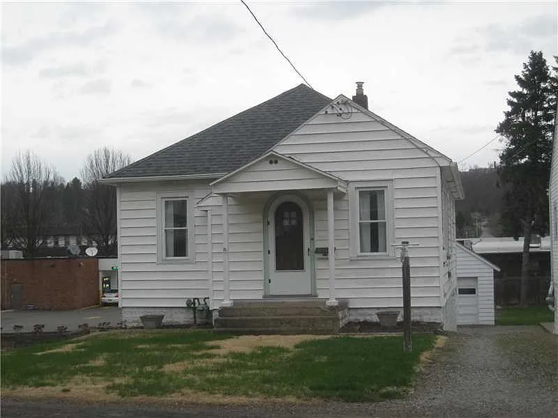 1613 Fawcett Ave photo 1