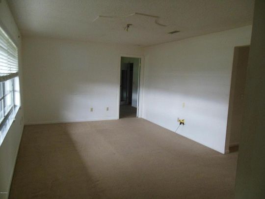 3rd image of 2604 Corbusier Dr